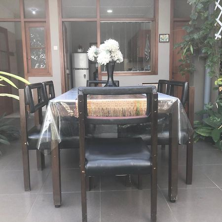 De Riau Guesthouse Bandung Eksteriør billede