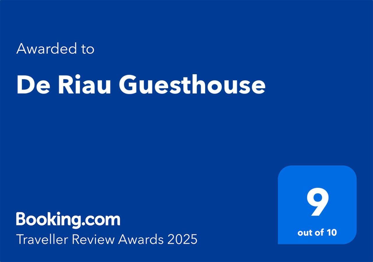 De Riau Guesthouse Bandung Eksteriør billede