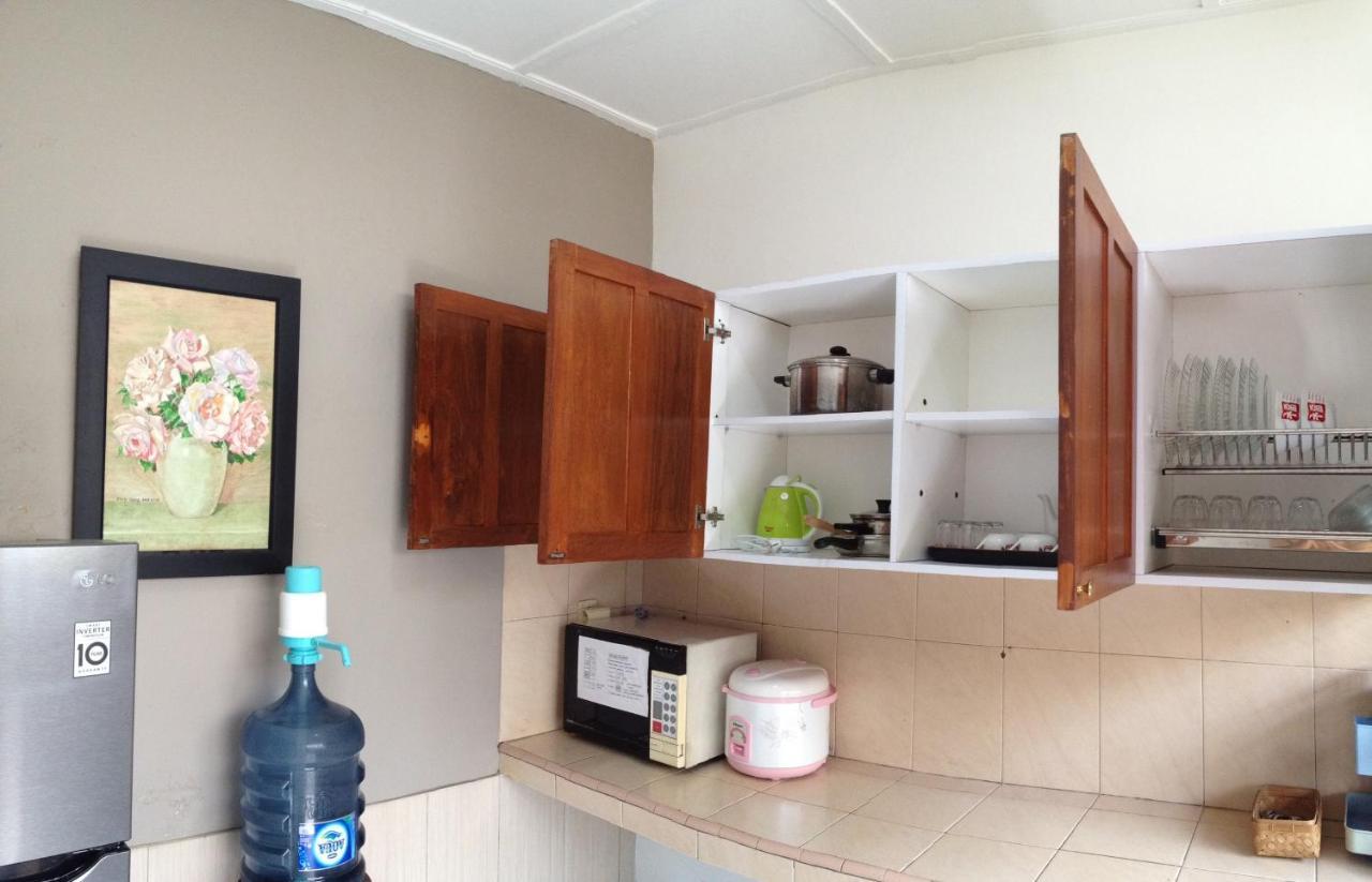 De Riau Guesthouse Bandung Eksteriør billede