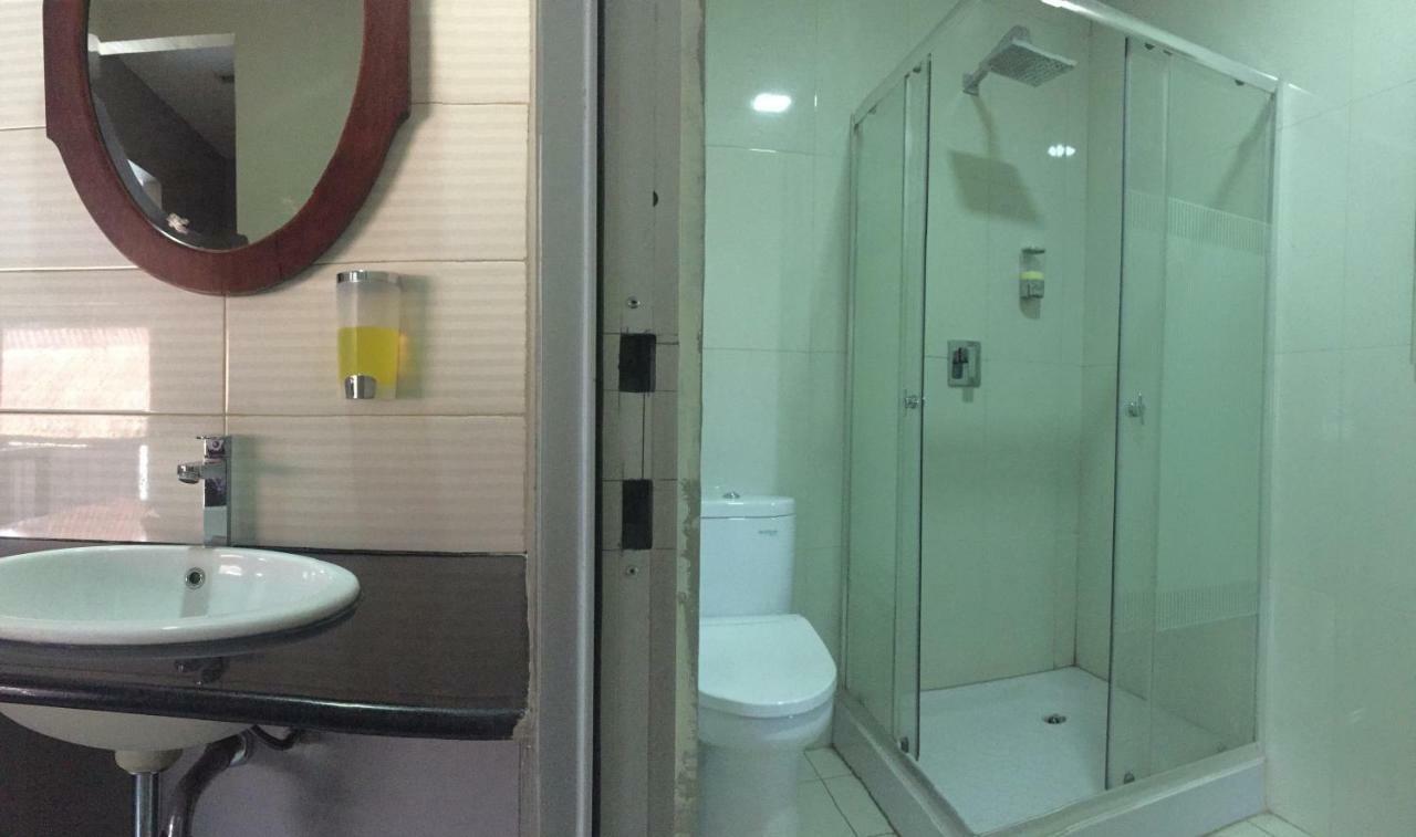 De Riau Guesthouse Bandung Eksteriør billede