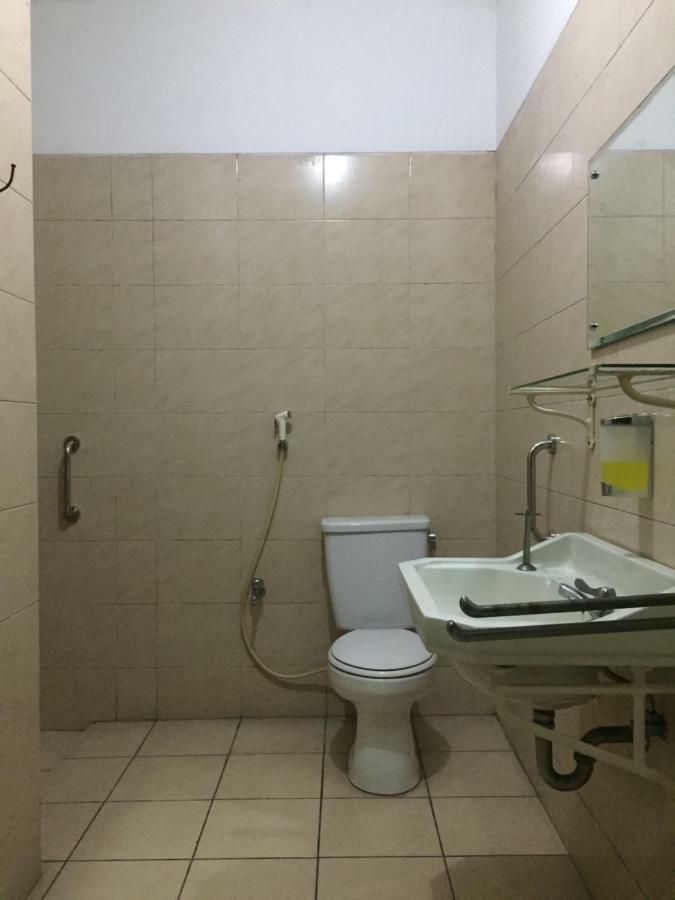 De Riau Guesthouse Bandung Eksteriør billede